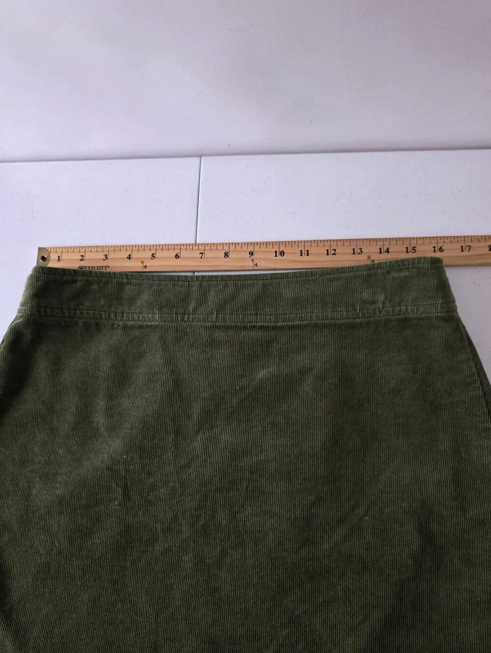 J. Crew Corduroy Mini Skirt Size 10 Green‎ Cotton Back Zipper Academia Festival